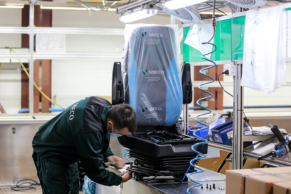 Сборка водительских сидений Сборка водительских сидений