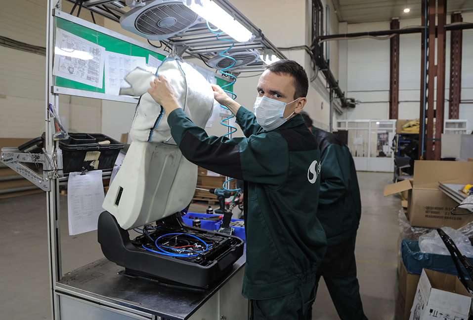 Сборка водительского кресла Сборка водительского кресла