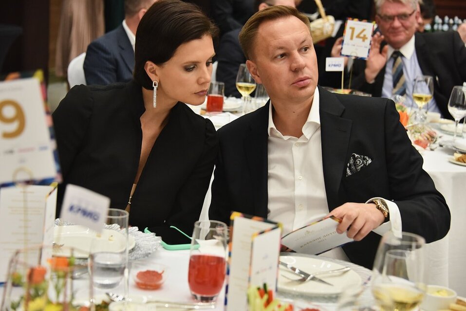 «Екатерининская ассамблея»: уникальная коллекция зажигалок Высоцкого и рекорд по сборам 21 «Екатерининская ассамблея»: уникальная коллекция зажигалок Высоцкого и рекорд по сборам 21