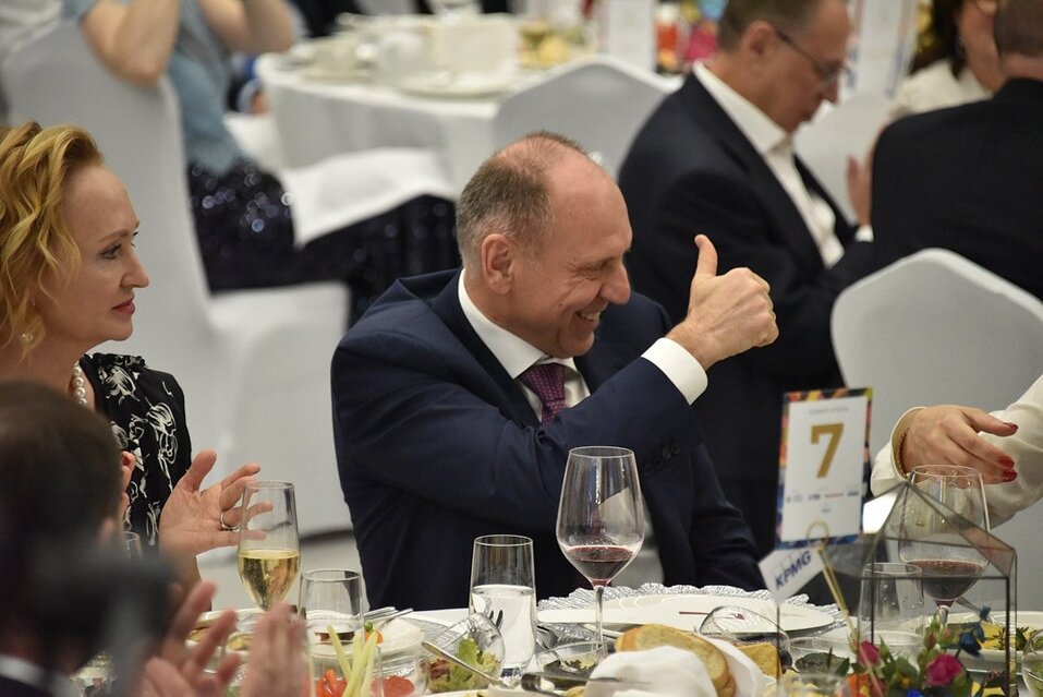 «Екатерининская ассамблея»: уникальная коллекция зажигалок Высоцкого и рекорд по сборам 19 «Екатерининская ассамблея»: уникальная коллекция зажигалок Высоцкого и рекорд по сборам 19