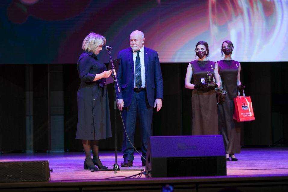 General Invest наградила крупнейшего ученого Новосибирска на церемонии «Человек года 2021» 4 General Invest наградила крупнейшего ученого Новосибирска на церемонии «Человек года 2021» 4