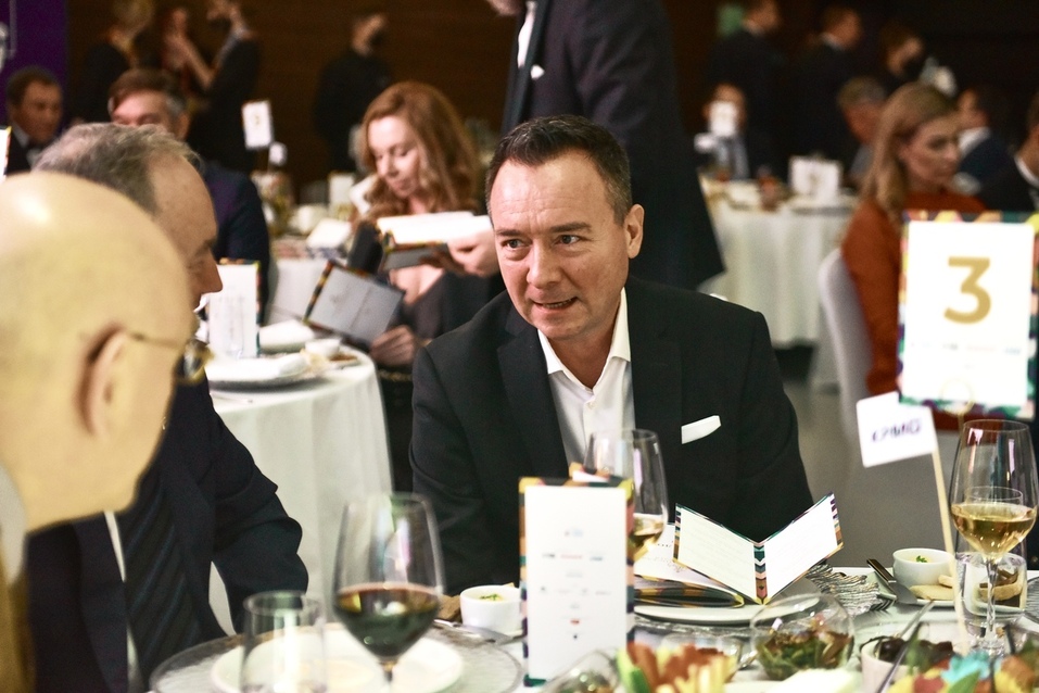 «Екатерининская ассамблея»: уникальная коллекция зажигалок Высоцкого и рекорд по сборам 16 «Екатерининская ассамблея»: уникальная коллекция зажигалок Высоцкого и рекорд по сборам 16