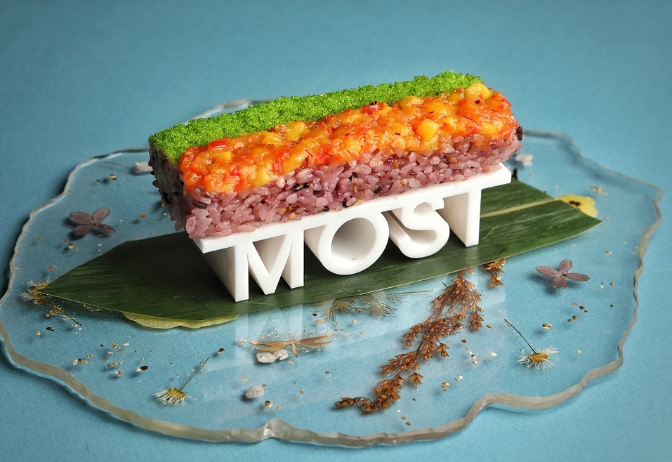 Кирилл Шлаен открыл гастробистро с «нео-уральской» кухней 2 Кирилл Шлаен открыл гастробистро с «нео-уральской» кухней 2