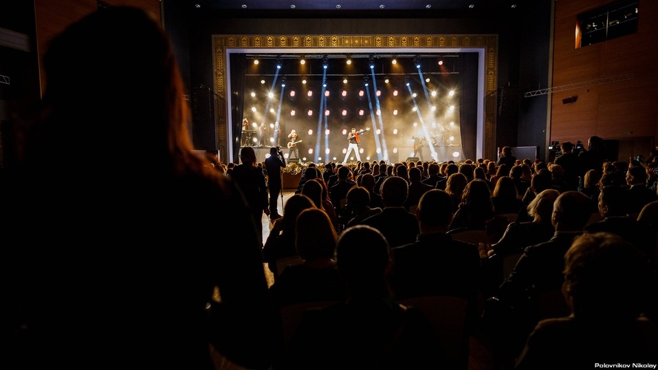 Легендарные рок-хиты Queen: гастроли по графику 8 Легендарные рок-хиты Queen: гастроли по графику 8