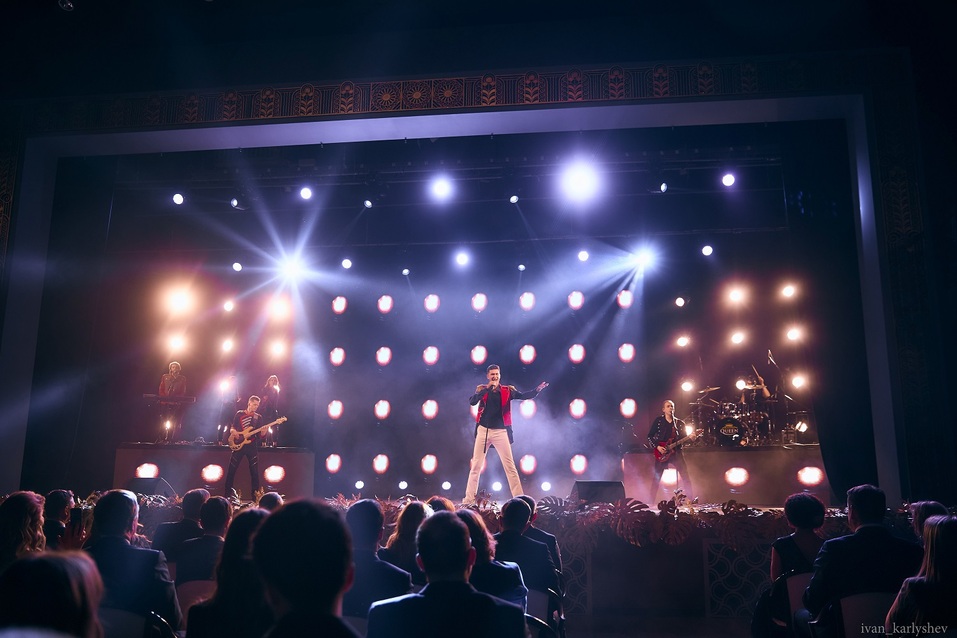 Свет, звук, мультимедиа: шоу продолжается 2 Свет, звук, мультимедиа: шоу продолжается 2