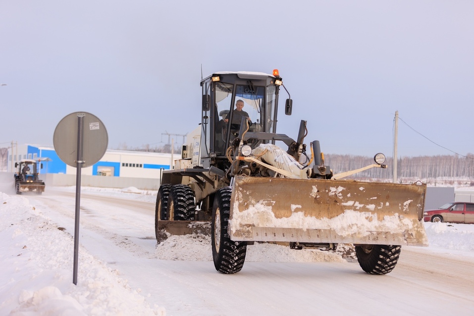 Уборка территории в "ЕКАД Южный" проводится ежедневно Уборка территории в "ЕКАД Южный" проводится ежедневно