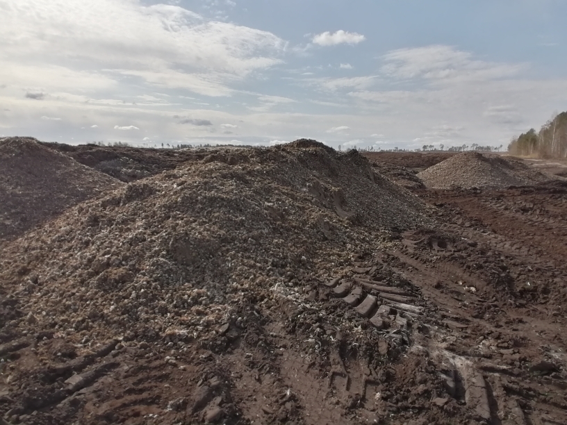 Жители восточной части Тюмени весной часто жаловались на зловонный запах от полей помета Жители восточной части Тюмени весной часто жаловались на зловонный запах от полей помета