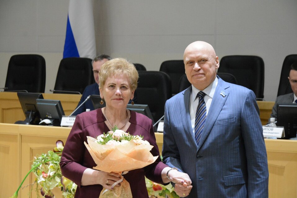 В этом букеты уже заметны розы В этом букеты уже заметны розы