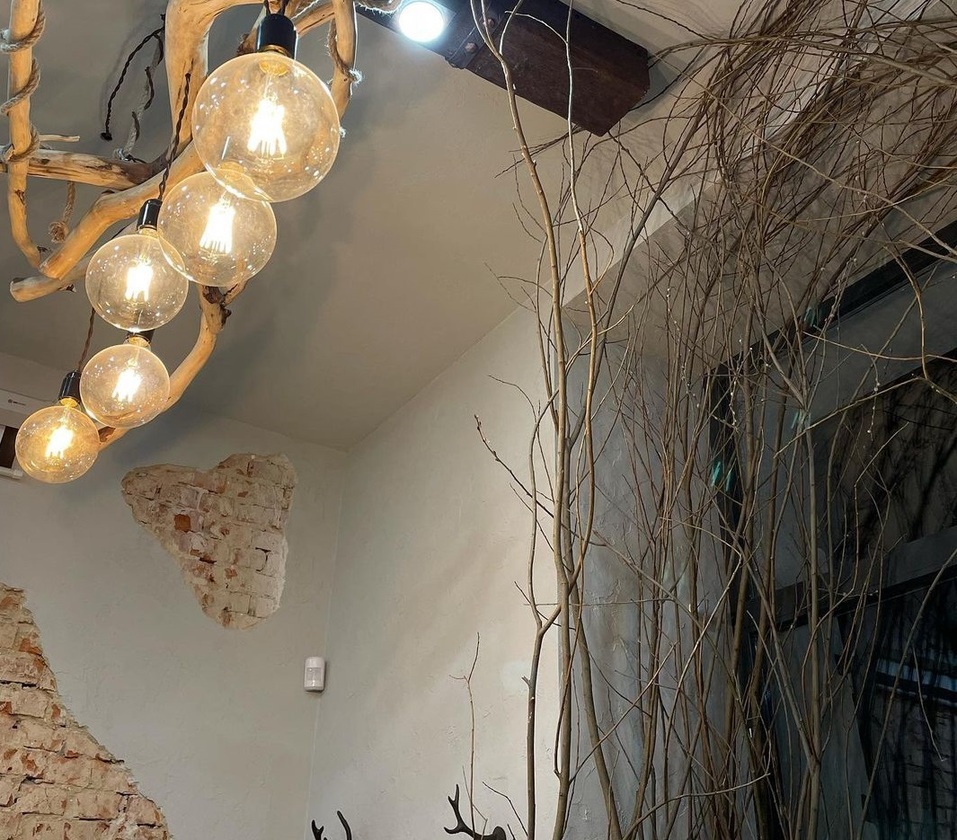 Кофе с алкоголем и суровые завтраки с 7 утра: в Челябинске открывается кафе горной кухни 1 Кофе с алкоголем и суровые завтраки с 7 утра: в Челябинске открывается кафе горной кухни 1