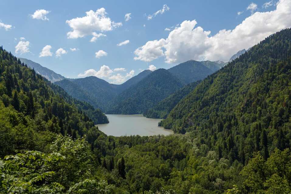 Абхазия подорожала на 40%, москвичи бронируют туры, уральцы заняли выжидательную позицию 1 Абхазия подорожала на 40%, москвичи бронируют туры, уральцы заняли выжидательную позицию 1