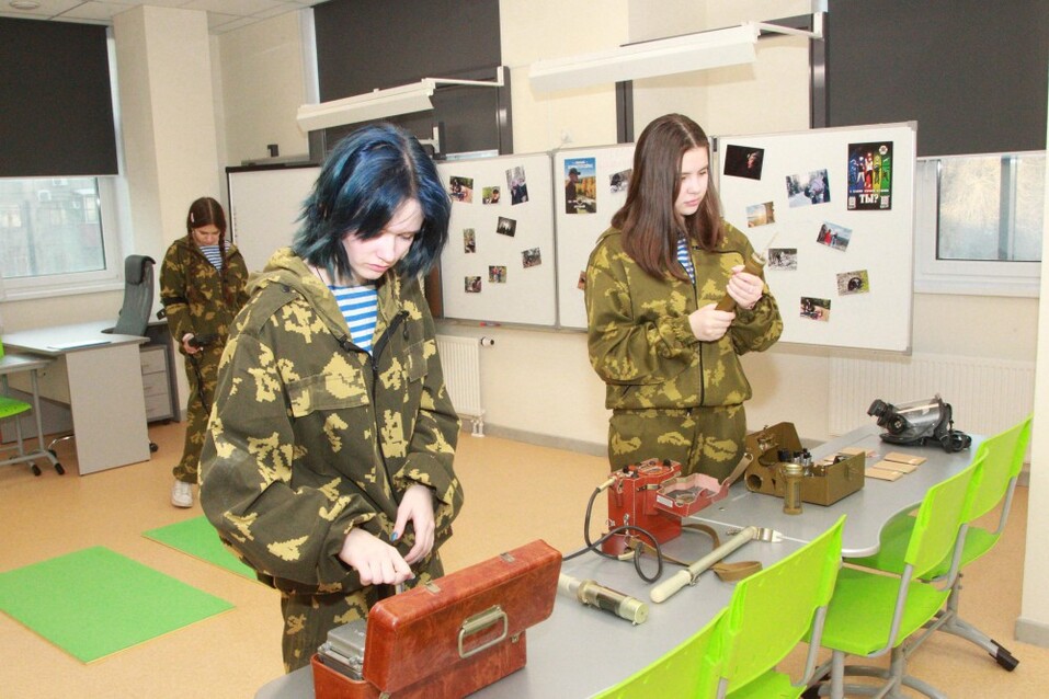 В Челябинске частный образовательный центр передали элитной муниципальной школе 4 В Челябинске частный образовательный центр передали элитной муниципальной школе 4