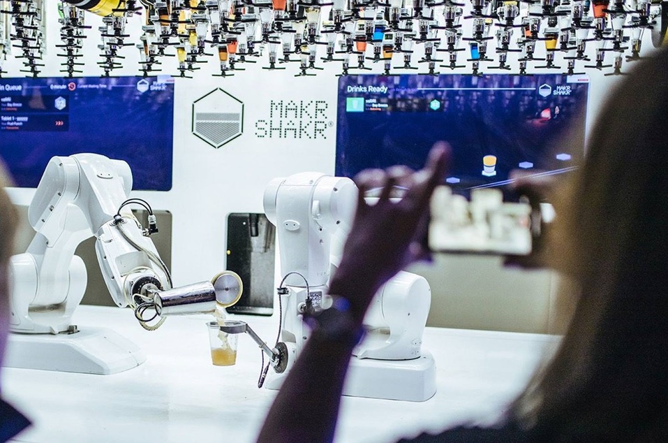 «Робот не болеет и не просит повысить зарплату. Вы можете его просто выключить, и всё» 1 «Робот не болеет и не просит повысить зарплату. Вы можете его просто выключить, и всё» 1