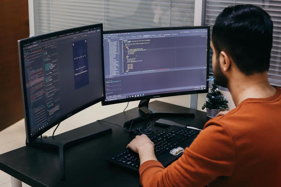 «Автоматизация бизнес-процессов в компании не должна быть данью моде» 1 «Автоматизация бизнес-процессов в компании не должна быть данью моде» 1