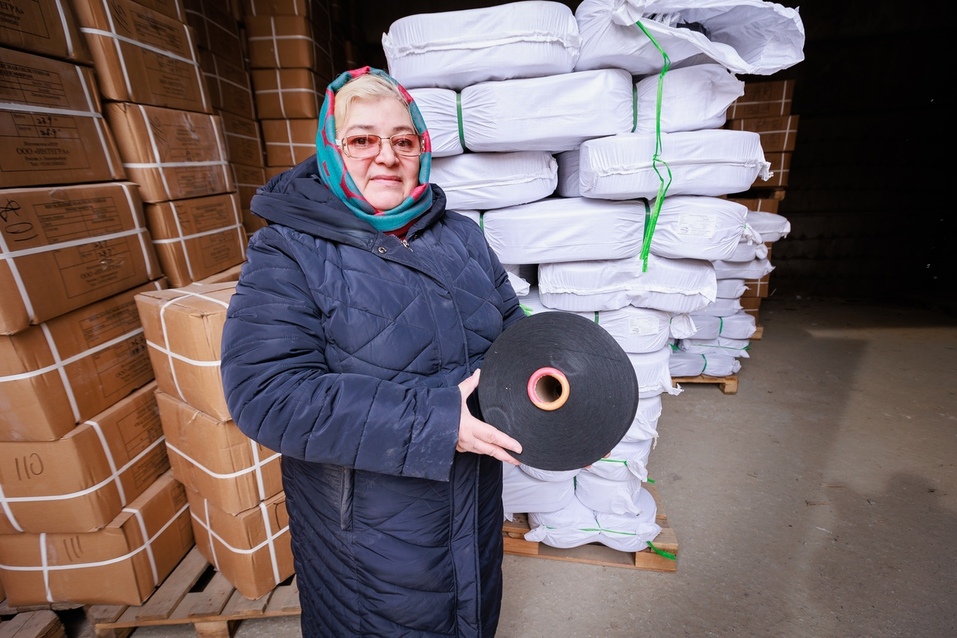 черная пряжа черная пряжа