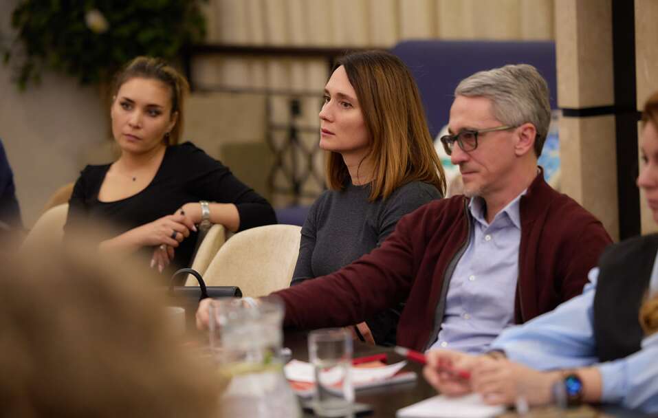 Через год все должно устаканиться. Но этот год нужно как-то прожить. Бизнес — об экономике 32 Через год все должно устаканиться. Но этот год нужно как-то прожить. Бизнес — об экономике 32