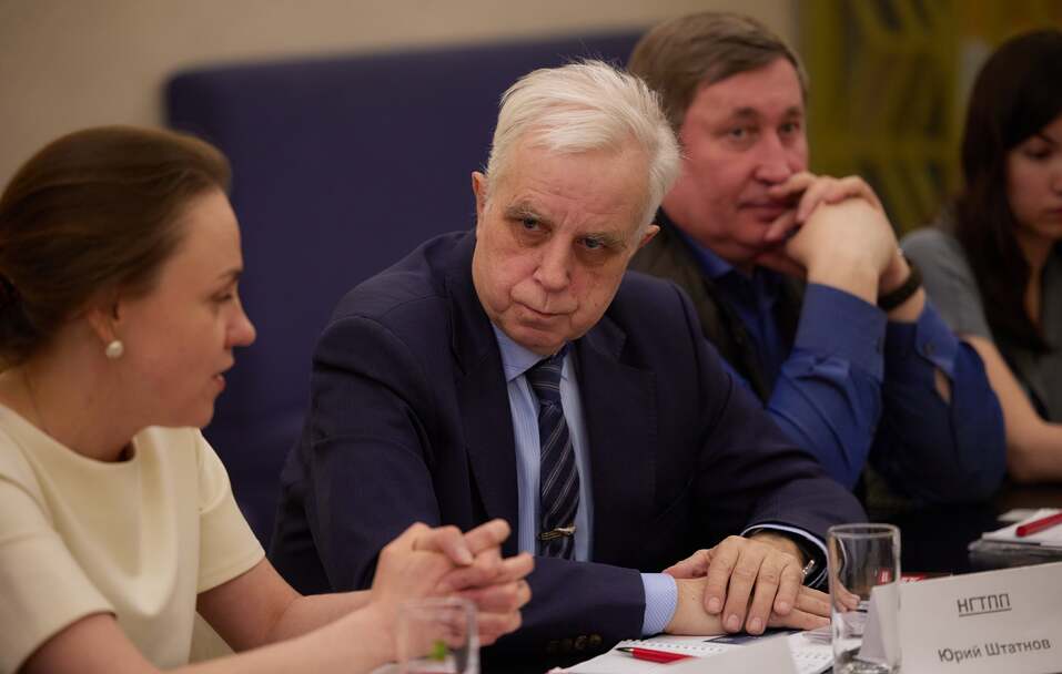 Через год все должно устаканиться. Но этот год нужно как-то прожить. Бизнес — об экономике 34 Через год все должно устаканиться. Но этот год нужно как-то прожить. Бизнес — об экономике 34