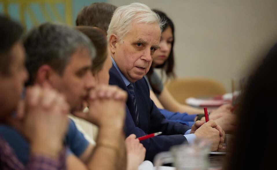 Через год все должно устаканиться. Но этот год нужно как-то прожить. Бизнес — об экономике 1 Через год все должно устаканиться. Но этот год нужно как-то прожить. Бизнес — об экономике 1