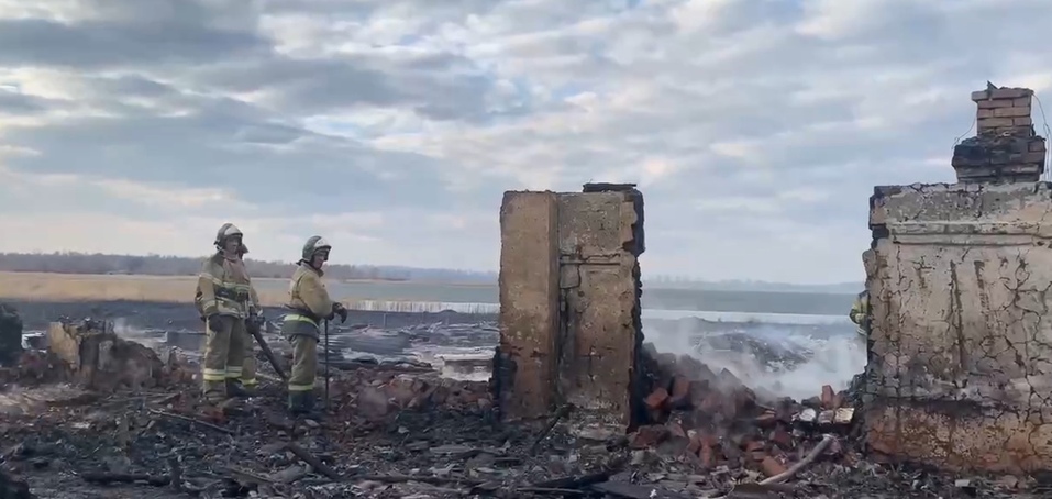Половина домов сгорело полностью Половина домов сгорело полностью