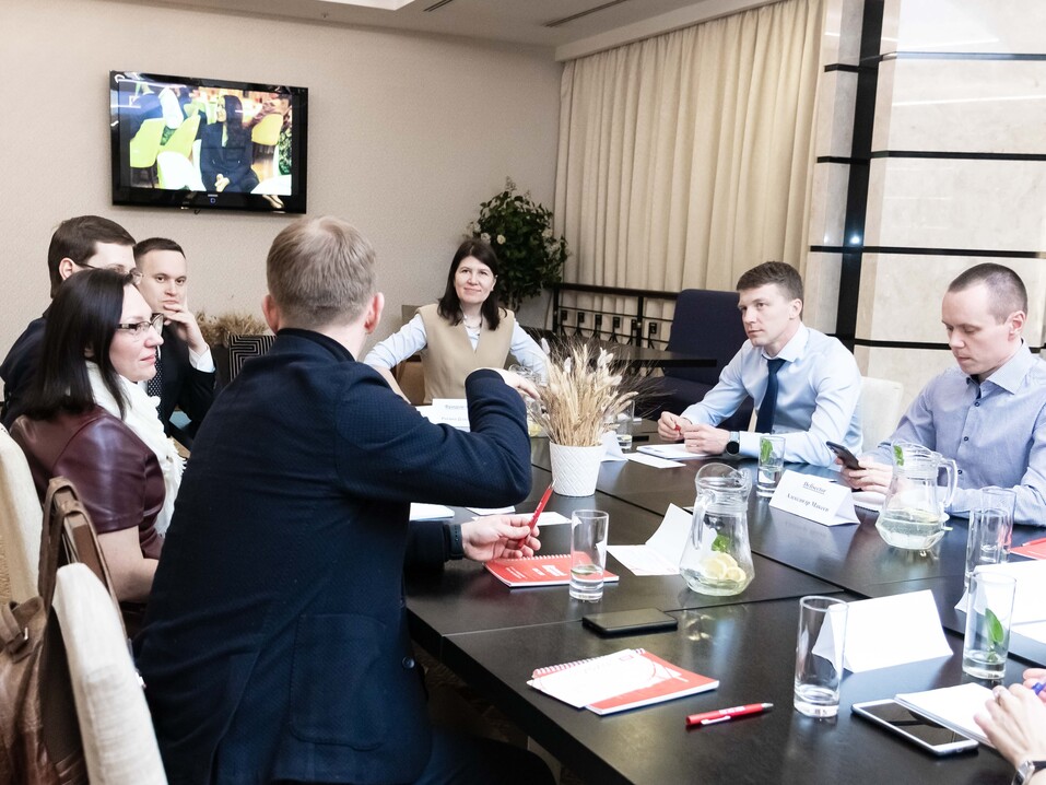 «В шахматы выигрывает не тот, кто хорошо играет, а кто умеет правильно оценить ситуацию» 23 «В шахматы выигрывает не тот, кто хорошо играет, а кто умеет правильно оценить ситуацию» 23