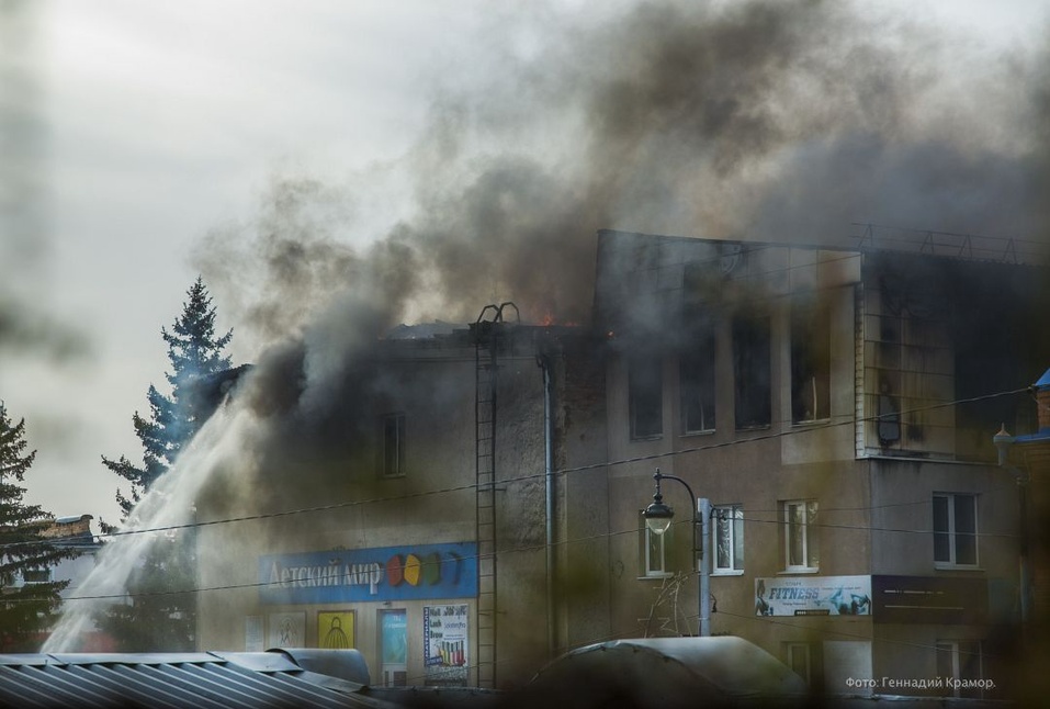 Это не единственный ТЦ в Ишиме, есть еще несколько Это не единственный ТЦ в Ишиме, есть еще несколько