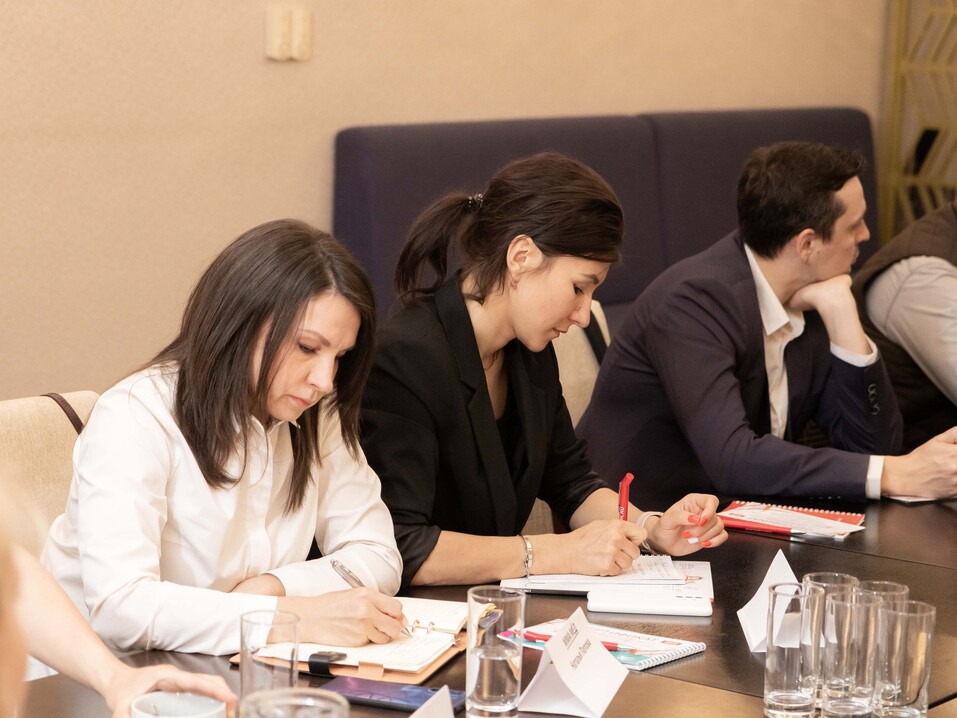 «Будем думать, что это время возможностей для рынка платных медицинских услуг» 19 «Будем думать, что это время возможностей для рынка платных медицинских услуг» 19