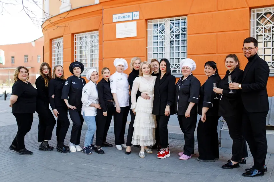 Табличку повесили накануне двадцатилетнего юбилея кофейни Табличку повесили накануне двадцатилетнего юбилея кофейни