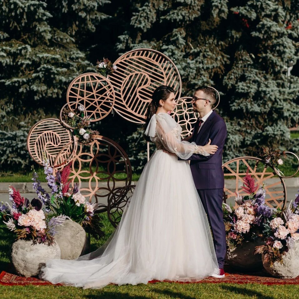 «Если выбирать между бизнесом и творчеством, то я выбираю творчество»
2 «Если выбирать между бизнесом и творчеством, то я выбираю творчество»
2