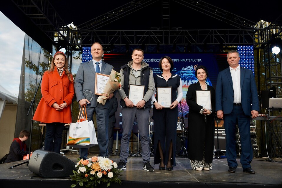Лучших предпринимателей Нижегородской области наградили в профессиональный праздник 6 Лучших предпринимателей Нижегородской области наградили в профессиональный праздник 6