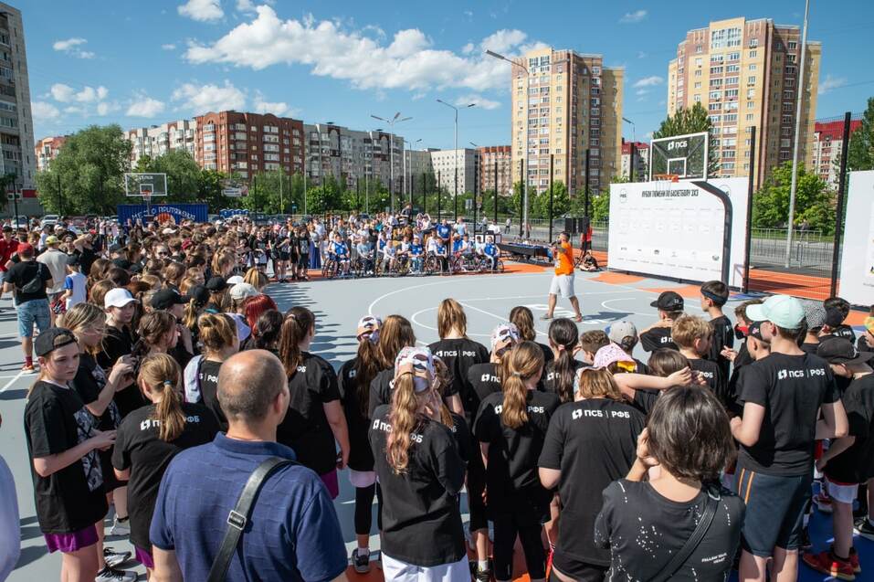 На открытие пригласили представителей областной и городской властей На открытие пригласили представителей областной и городской властей