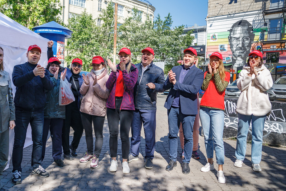 Издание «Деловой квартал» и новосибирское бизнес-сообщество подарили городу зеленую аллею 13 Издание «Деловой квартал» и новосибирское бизнес-сообщество подарили городу зеленую аллею 13