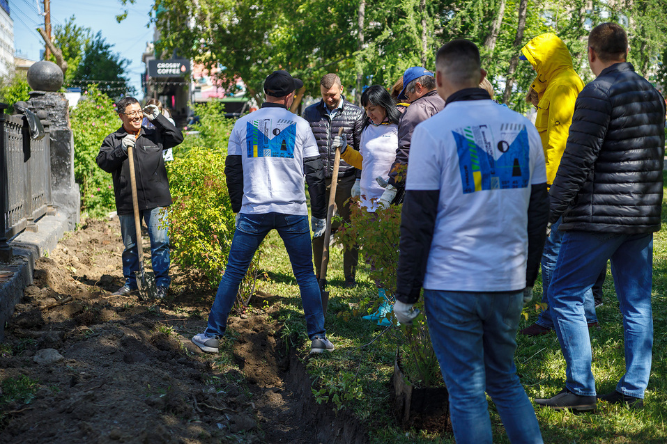 Издание «Деловой квартал» и новосибирское бизнес-сообщество подарили городу зеленую аллею 40