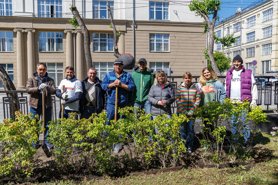 Издание «Деловой квартал» и новосибирское бизнес-сообщество подарили городу зеленую аллею 42