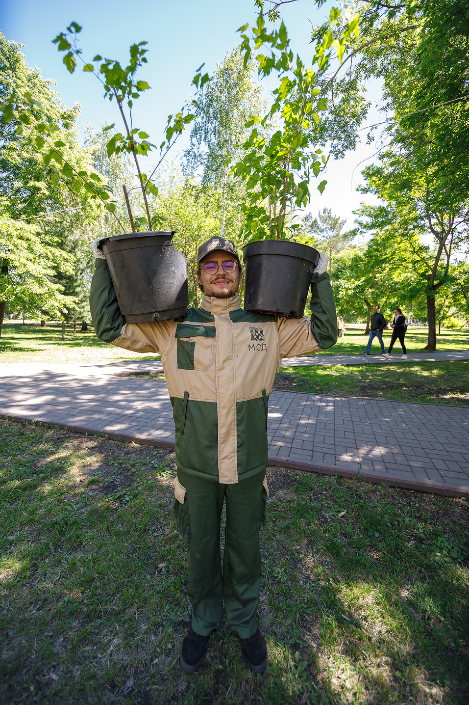 Издание «Деловой квартал» и новосибирское бизнес-сообщество подарили городу зеленую аллею 72 Издание «Деловой квартал» и новосибирское бизнес-сообщество подарили городу зеленую аллею 72