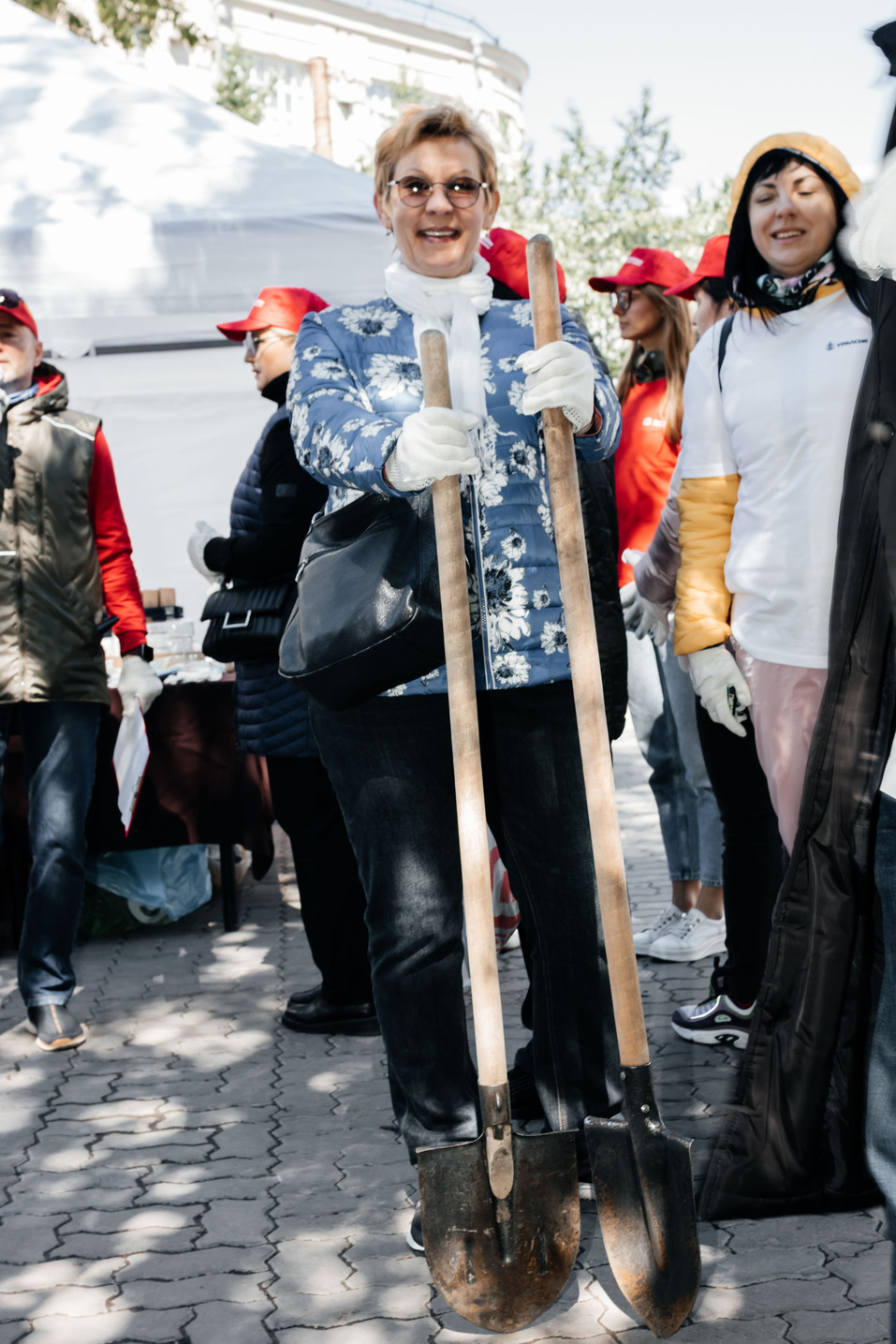 Издание «Деловой квартал» и новосибирское бизнес-сообщество подарили городу зеленую аллею 123 Издание «Деловой квартал» и новосибирское бизнес-сообщество подарили городу зеленую аллею 123