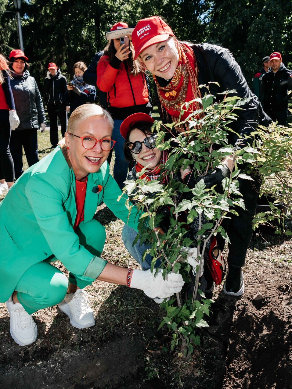 Издание «Деловой квартал» и новосибирское бизнес-сообщество подарили городу зеленую аллею 145 Издание «Деловой квартал» и новосибирское бизнес-сообщество подарили городу зеленую аллею 145