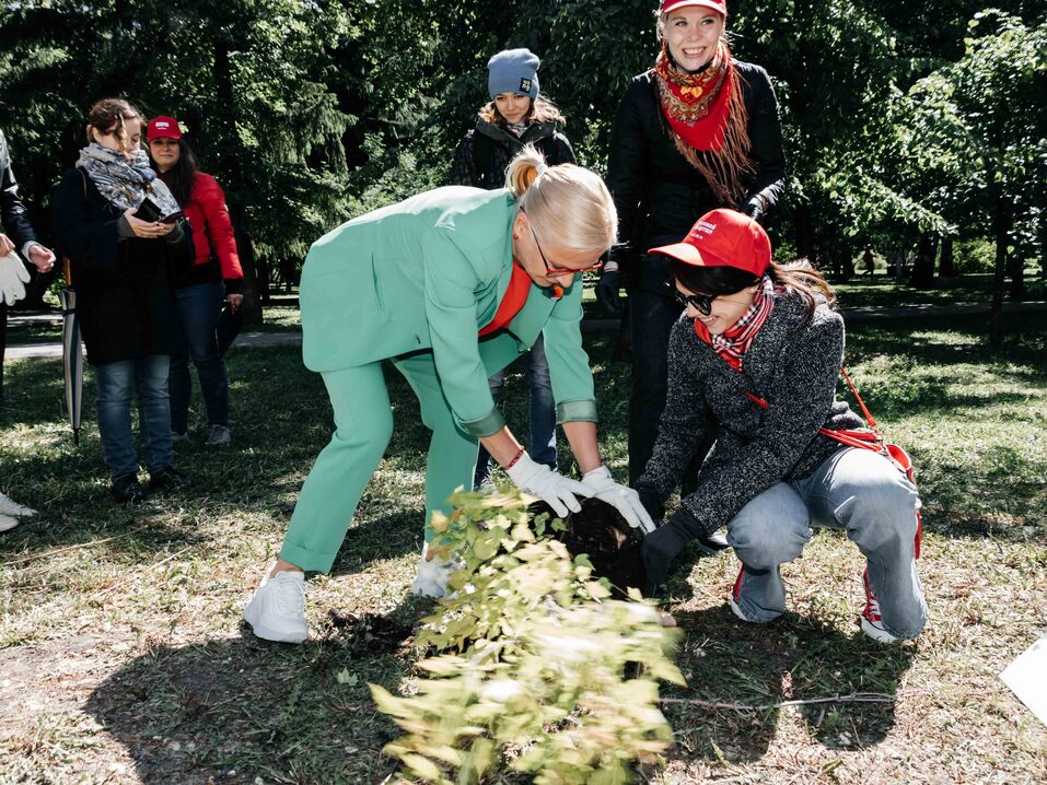 Издание «Деловой квартал» и новосибирское бизнес-сообщество подарили городу зеленую аллею 146 Издание «Деловой квартал» и новосибирское бизнес-сообщество подарили городу зеленую аллею 146