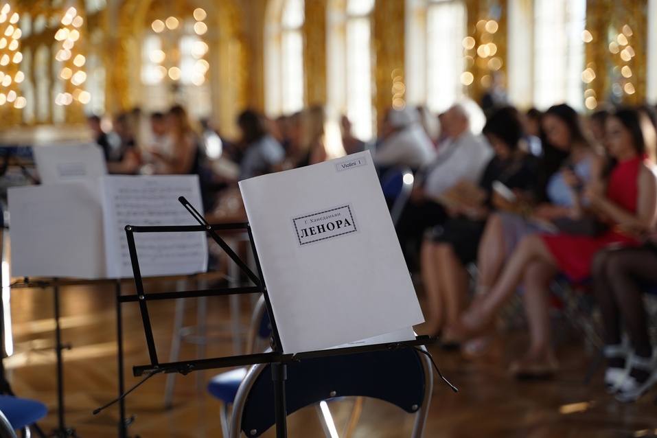 Уральские ювелиры передали в дар «Царскому селу» скульптуру «Тигр с тигренком» 3 Уральские ювелиры передали в дар «Царскому селу» скульптуру «Тигр с тигренком» 3