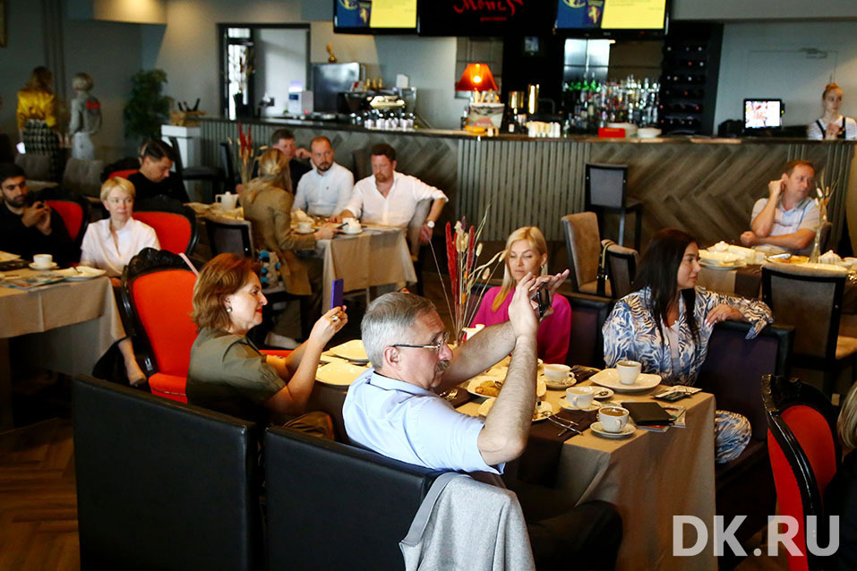 Идти в оффлайн, работать и развивать эмоциональный интеллект. Главное с бизнес-завтрака DK 11 Идти в оффлайн, работать и развивать эмоциональный интеллект. Главное с бизнес-завтрака DK 11