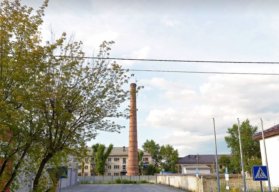 Огромную башню нужно будет снести так, чтобы не задеть дома Огромную башню нужно будет снести так, чтобы не задеть дома