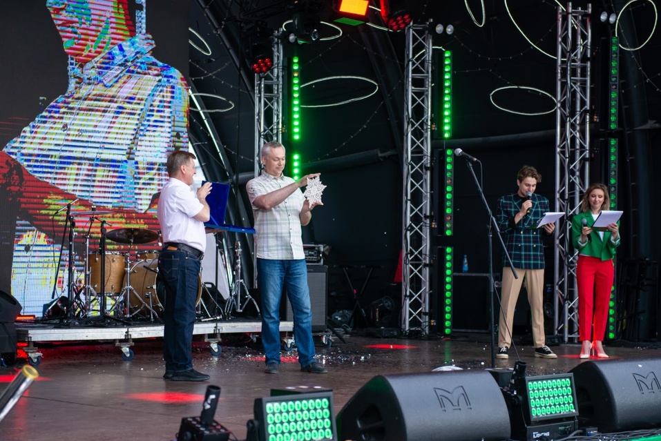 Новосибирский девелопер Корпорация ЁЛКА подарит квартиру малообеспеченной семье 3 Новосибирский девелопер Корпорация ЁЛКА подарит квартиру малообеспеченной семье 3