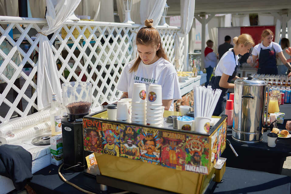 «Деловой квартал» провел бизнес-пикник Family Day. Фото 28 «Деловой квартал» провел бизнес-пикник Family Day. Фото 28