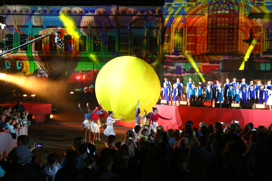 Шоу от Ильи Авербуха открыло программу празднования 200-летия Нижегородской ярмарки 4 Шоу от Ильи Авербуха открыло программу празднования 200-летия Нижегородской ярмарки 4