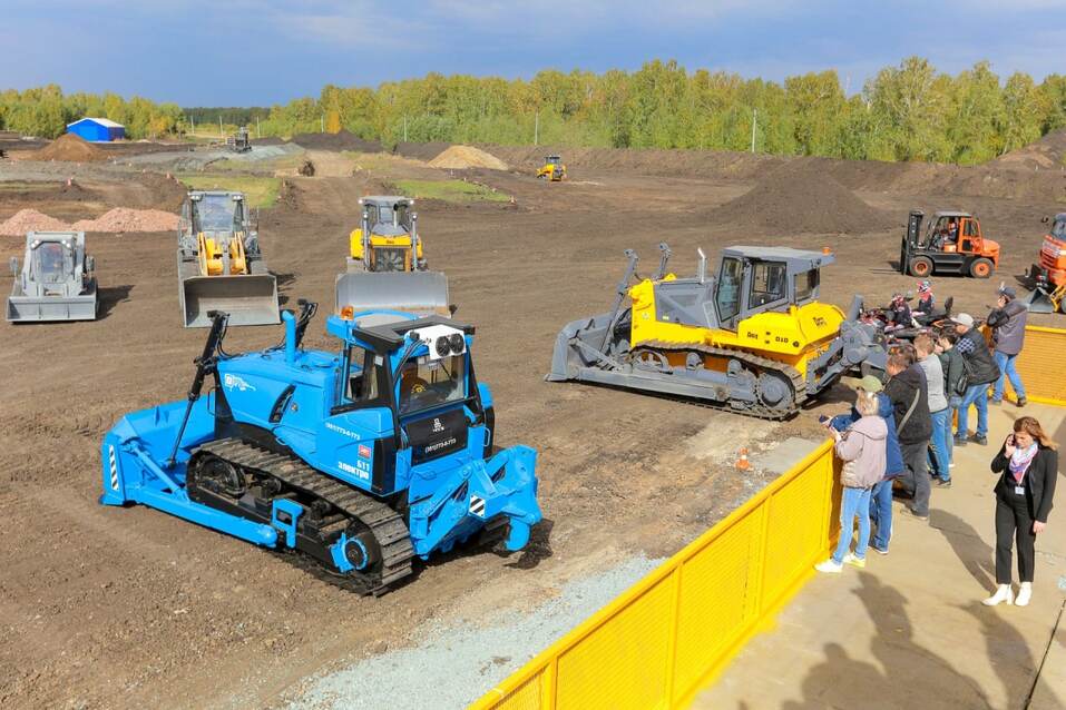 Челябинск: бульдозеры-беспилотники и снегоуборочные машины на дистанционном управлении
4 Челябинск: бульдозеры-беспилотники и снегоуборочные машины на дистанционном управлении
4