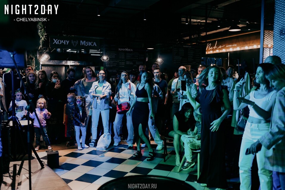 Йога, кофе и live-концерт. «Белый рынок» приглашает челябинцев на день рождения
3 Йога, кофе и live-концерт. «Белый рынок» приглашает челябинцев на день рождения
3