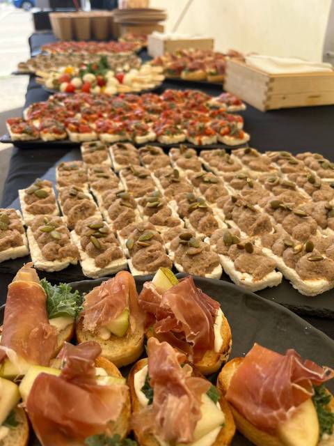 «Мясной регион». Изысканные закуски для любого мероприятия
1 «Мясной регион». Изысканные закуски для любого мероприятия
1