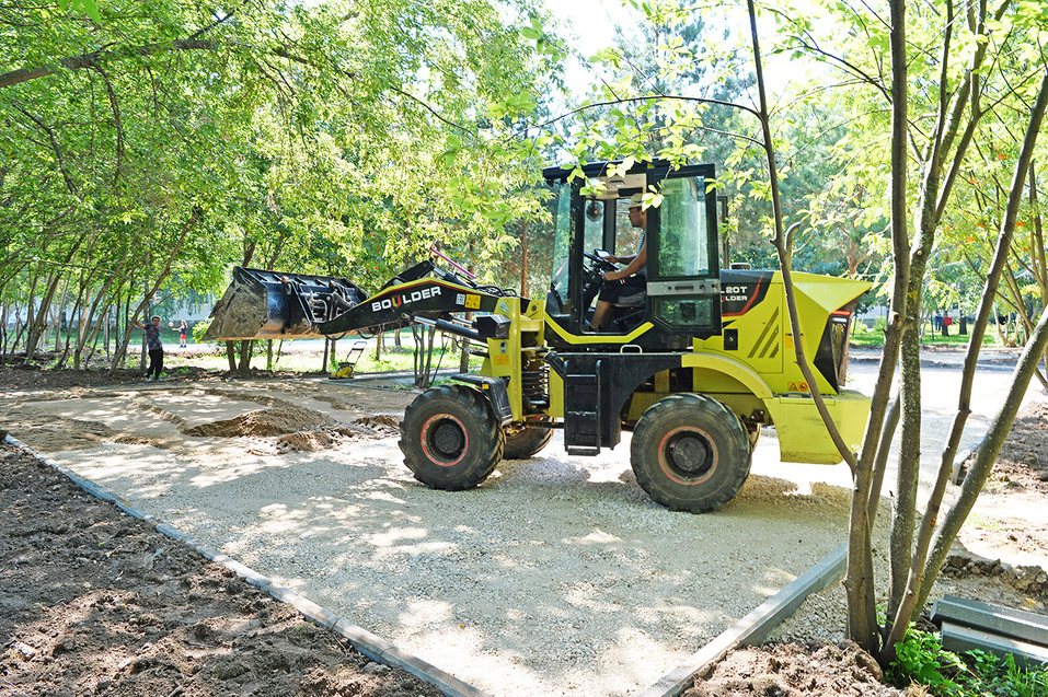В Арзамасе в самом разгаре работы по благоустройству сквера имени П.И. Пландина 1 В Арзамасе в самом разгаре работы по благоустройству сквера имени П.И. Пландина 1