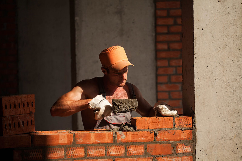 Каждый рабочий на вес золота: кто строит дома на Урале 8 Каждый рабочий на вес золота: кто строит дома на Урале 8