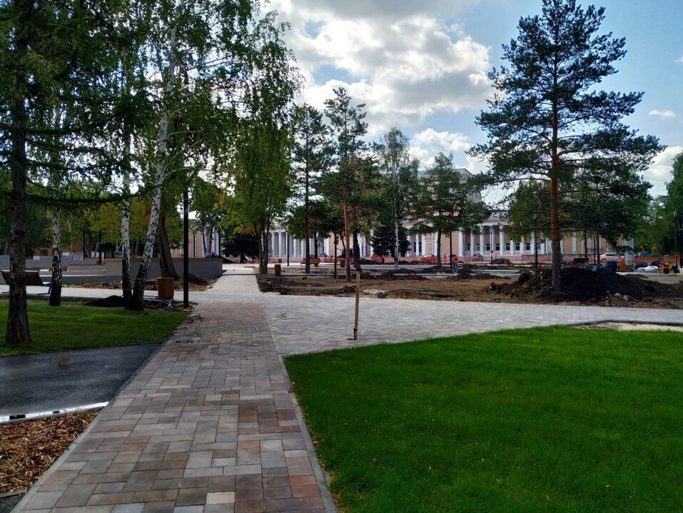 Как преобразился сквер возле ДК «Станкомаш» в Ленинском районе: фото 3 Как преобразился сквер возле ДК «Станкомаш» в Ленинском районе: фото 3