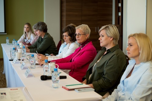 Дискуссионный клуб: основатели частных школ Красноярска встретились на площадке «ДК»
1 Дискуссионный клуб: основатели частных школ Красноярска встретились на площадке «ДК»
1