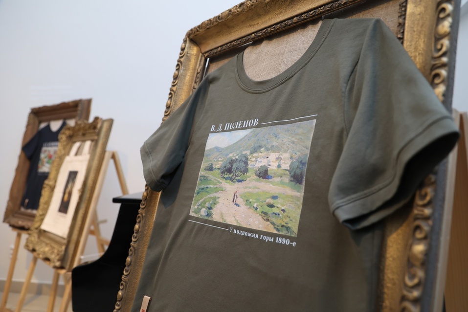 В Челябинске создали коллекцию одежды с арт-принтами 1 В Челябинске создали коллекцию одежды с арт-принтами 1